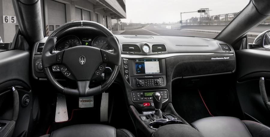 Торпедо Maserati GranTurismo Sport Special Edition 2017 года  (фото 17 из 32)